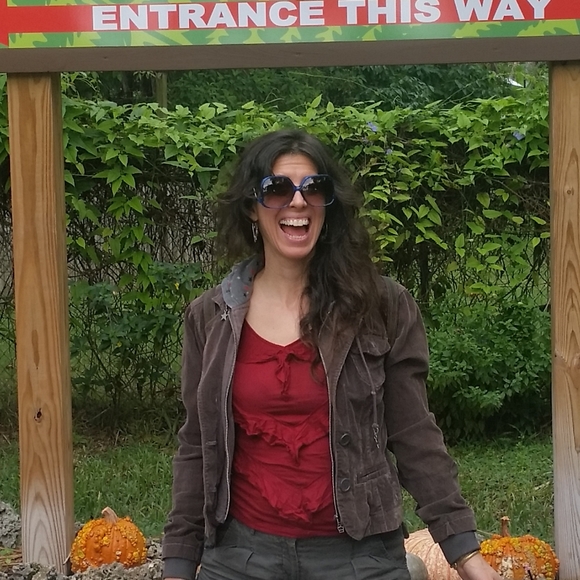 Meet your Posher, Lisa - Picture 5 of 8